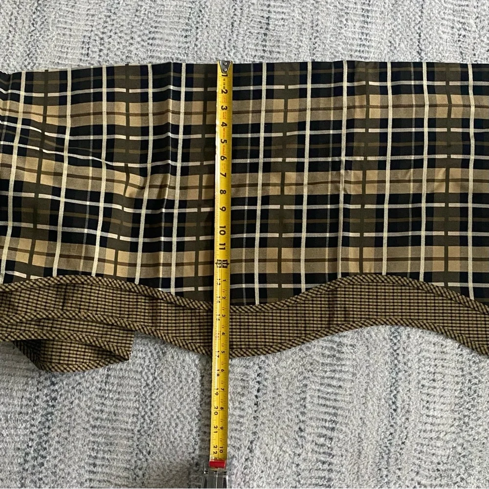 Waverly Fairfield Valance in Black and Gold  Plaid